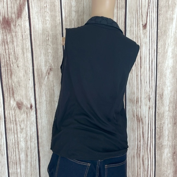 JohnPaulRichard Black Button Down Collard Tank w/Circle Punch Out Front - Small - Picture 2 of 7